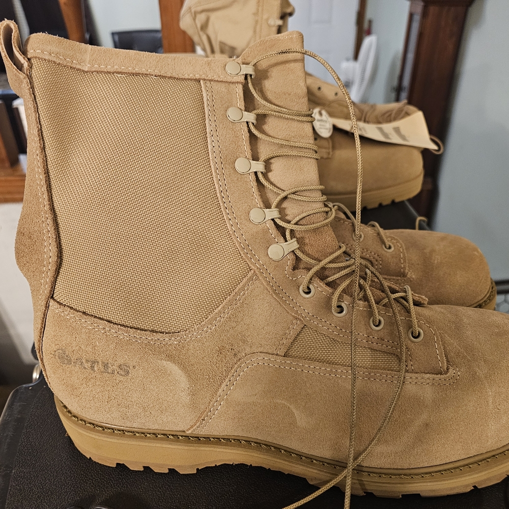 Bates Men's Tan Tactical Boots